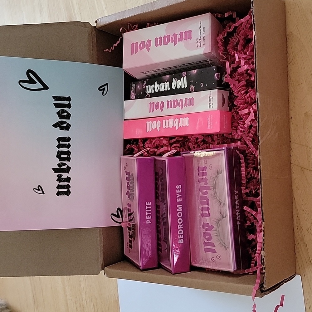 Brand New Urban Doll Lash Set